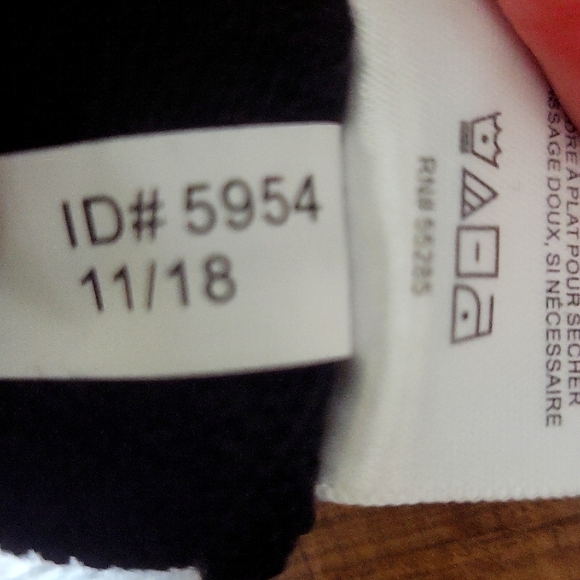 EXPRESS x OLIVIA CULPO Collab Black V-neck Ribbed Lightweight Sweater - Picture 13 of 13